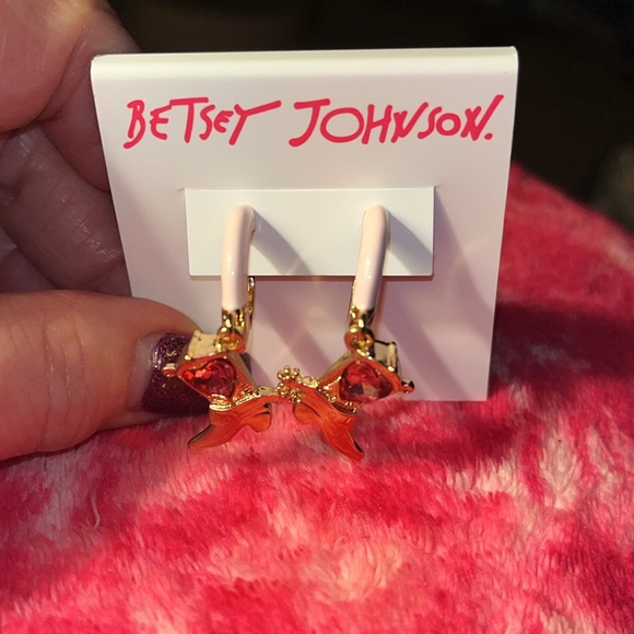 NWT Betsey Johnson hoop earrings with dangling cowboy boots. Pink and gold. - Picture 8 of 8